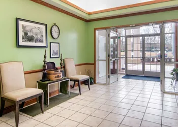 Quality Inn & Suites Decatur - Atlanta East hotel thumbnail 3