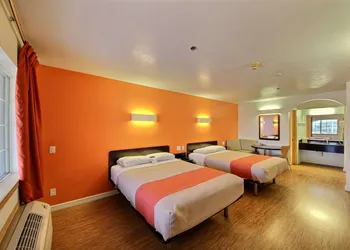 Motel 6 Edinburg, TX hotel thumbnail 7