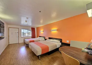 Motel 6 Edinburg, TX hotel thumbnail 8