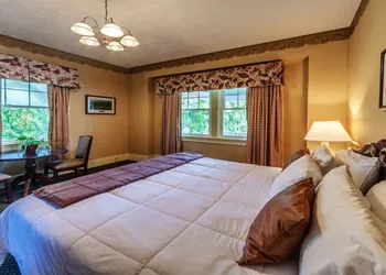 The Shawnee Inn and Golf Resort hotel thumbnail 8