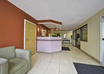 Americas Best Value Inn East Syracuse hotel thumbnail 4