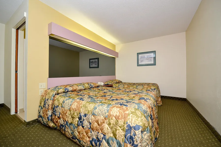 Americas Best Value Inn East Syracuse hotel detail image 6