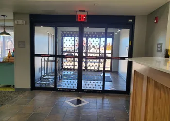 Spark by Hilton Lansing hotel thumbnail 2