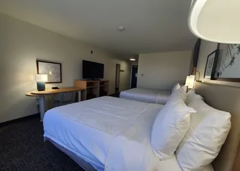Spark by Hilton Lansing hotel thumbnail 4