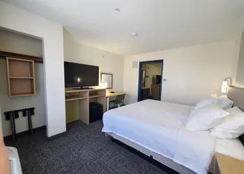 Spark by Hilton Lansing hotel thumbnail 5
