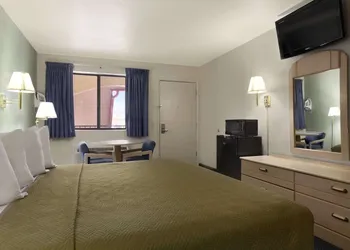 Travelodge by Wyndham Holbrook hotel thumbnail 3