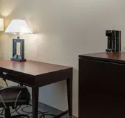 La Quinta Inn & Suites by Wyndham Fort Worth - Lake Worth hotel detail image 7