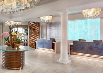 Balboa Bay Resort hotel thumbnail 2