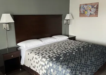 Bend Inn & Suites hotel thumbnail 5