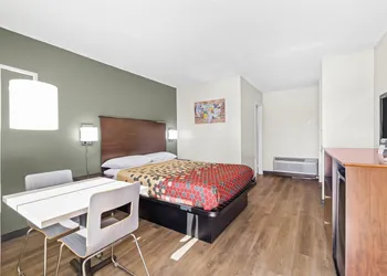 Bend Inn & Suites hotel thumbnail 7