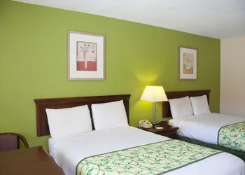 Days Inn by Wyndham DeFuniak Springs hotel thumbnail 3