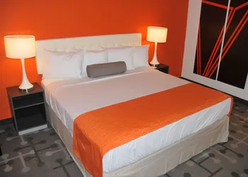 Howard Johnson by Wyndham Florence hotel thumbnail 5