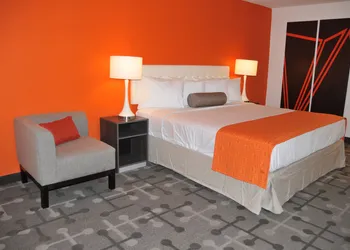 Howard Johnson by Wyndham Florence hotel thumbnail 7