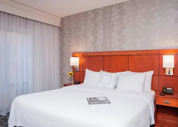 Courtyard by Marriott Chicago Glenview/Northbrook hotel thumbnail 5