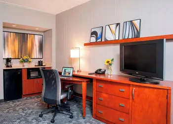 Courtyard by Marriott Chicago Glenview/Northbrook hotel thumbnail 7