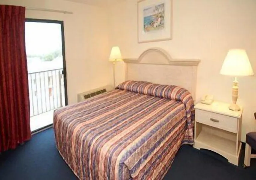 Econo Lodge Inn & Suites Rehoboth Beach hotel detail image 6