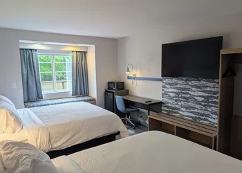 Greenville Pelham Inn by IHG hotel thumbnail 8