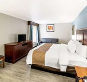 Farragut Inn & Suites hotel detail image 4