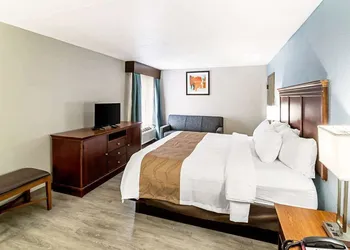 Farragut Inn & Suites hotel thumbnail 4