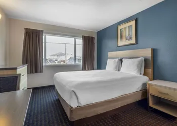 SureStay Hotel by Best Western San Rafael hotel thumbnail 6