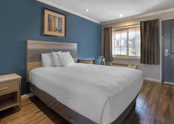 SureStay Hotel by Best Western San Rafael hotel thumbnail 8
