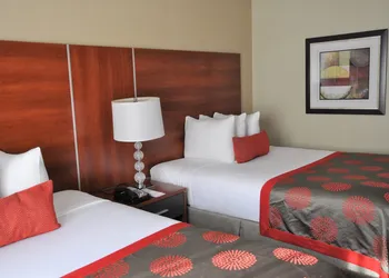Ramada by Wyndham Staten Island hotel thumbnail 8