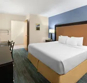 Days Inn by Wyndham Mackinaw City/Bridgeview Area hotel detail image 3