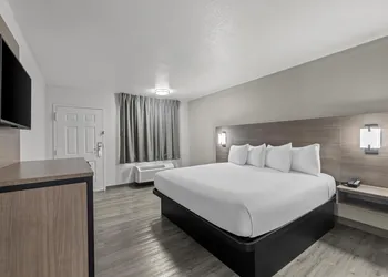 Americas Best Value Inn Austin University hotel thumbnail 6