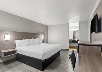 Americas Best Value Inn Austin University hotel thumbnail 8