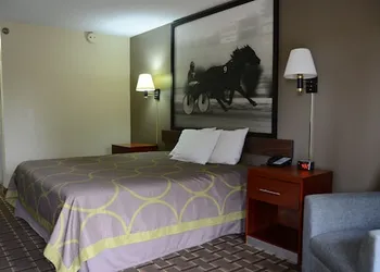 Super 8 by Wyndham Franklin Hwy 31 hotel thumbnail 5