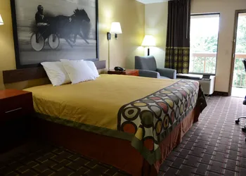 Super 8 by Wyndham Franklin Hwy 31 hotel thumbnail 6