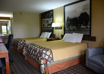 Super 8 by Wyndham Franklin Hwy 31 hotel thumbnail 7