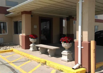 Econo Lodge Fargo - West Acres hotel thumbnail 2