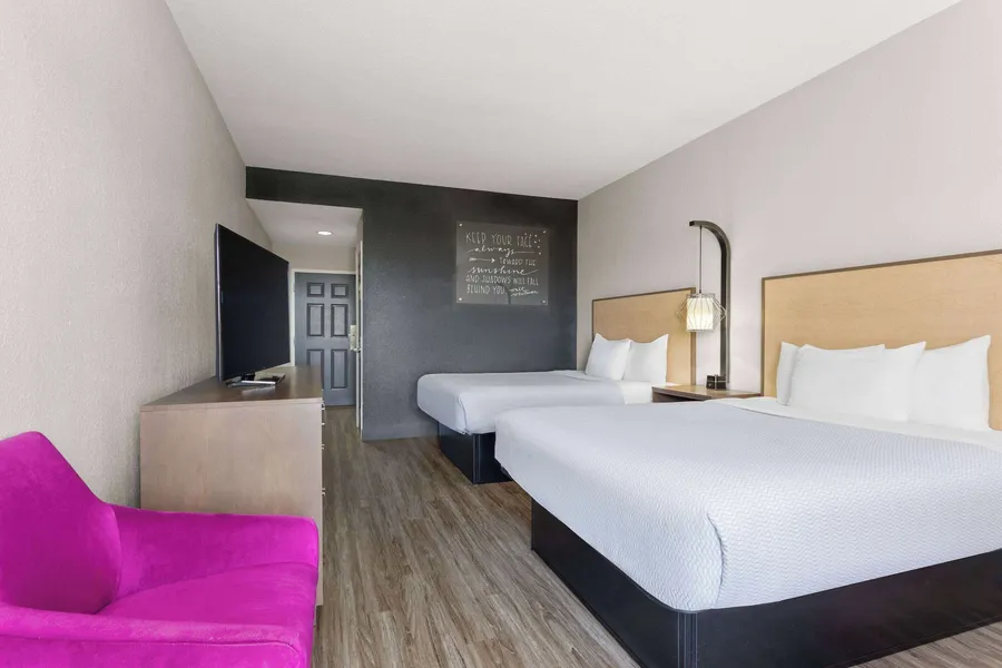 La Quinta Inn & Suites by Wyndham Ft. Pierce hotel detail image 6