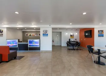 Motel 6 Bryan, TX - University Area hotel thumbnail 8