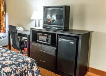 Econo Lodge Burlington I-40 hotel thumbnail 4