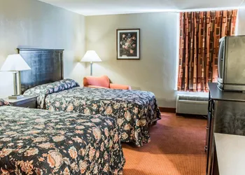 Econo Lodge Burlington I-40 hotel thumbnail 7