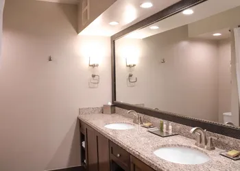 DoubleTree by Hilton Phoenix Mesa hotel thumbnail 7