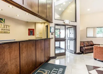 Quality Inn & Suites Coliseum hotel thumbnail 3
