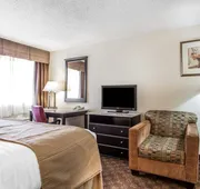 Quality Inn & Suites Coliseum hotel detail image 5