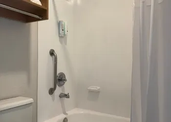 Quality Inn Orlando Near International Drive hotel thumbnail 6
