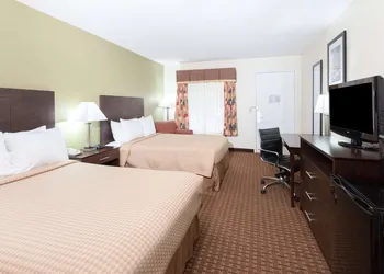 Super 8 by Wyndham Decatur/Dntn/Atlanta Area hotel thumbnail 4