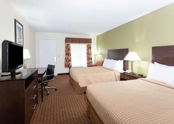Super 8 by Wyndham Decatur/Dntn/Atlanta Area hotel thumbnail 5