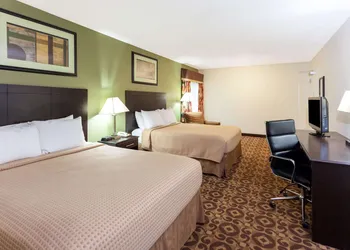 Super 8 by Wyndham Decatur/Dntn/Atlanta Area hotel thumbnail 6