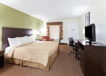 Super 8 by Wyndham Decatur/Dntn/Atlanta Area hotel thumbnail 7