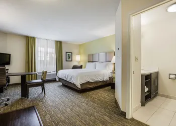 Candlewood Suites Virginia Beach Town Center by IHG hotel thumbnail 4