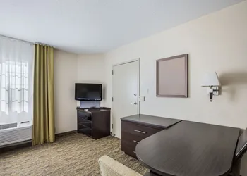 Candlewood Suites Virginia Beach Town Center by IHG hotel thumbnail 6