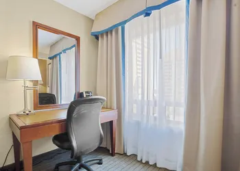 Sandman Hotel & Suites London Downtown hotel thumbnail 5