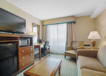 Sandman Hotel & Suites London Downtown hotel thumbnail 8