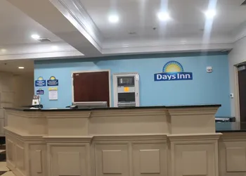 Days Inn by Wyndham Budd Lake hotel thumbnail 2
